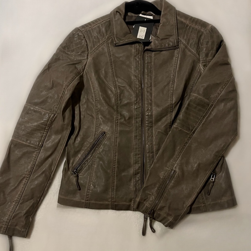 NEW w tags Sebby collection faux leather jacket. Size:M color Taupe